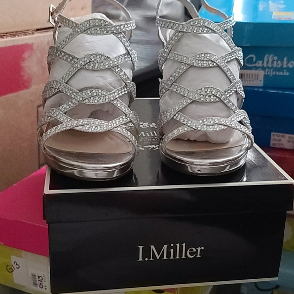 IM Rosica silver heels for that special occasion - Picture 1 of 3